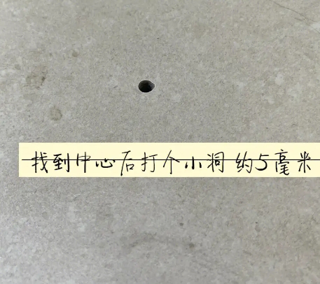 新疆瓷砖空鼓维修公司专业解答在瓷砖铺贴过程中，如果砂料搅拌不均匀，将会带来以下问题